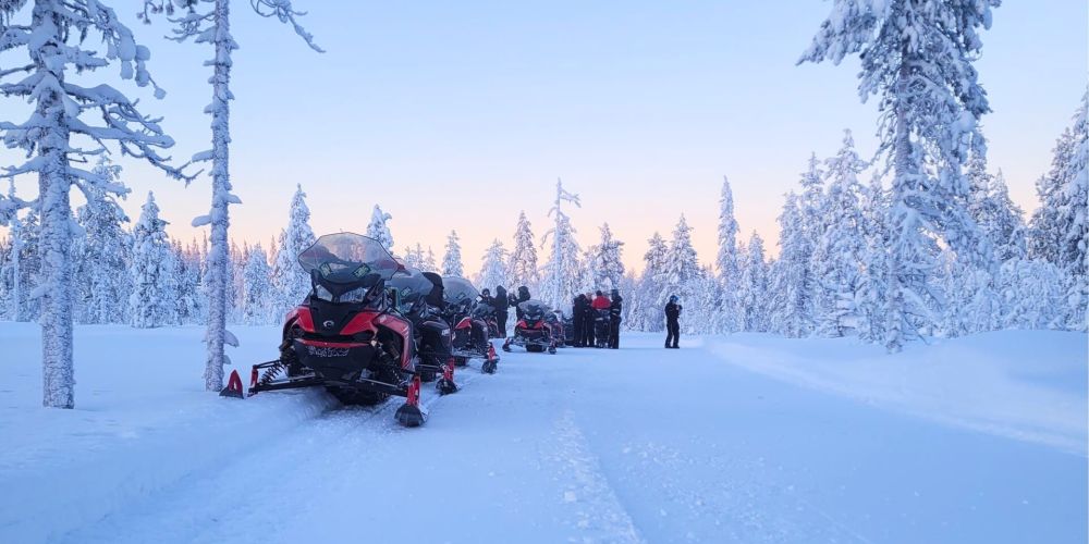 Moottorikelkkailua Ruka-Kuusamossa